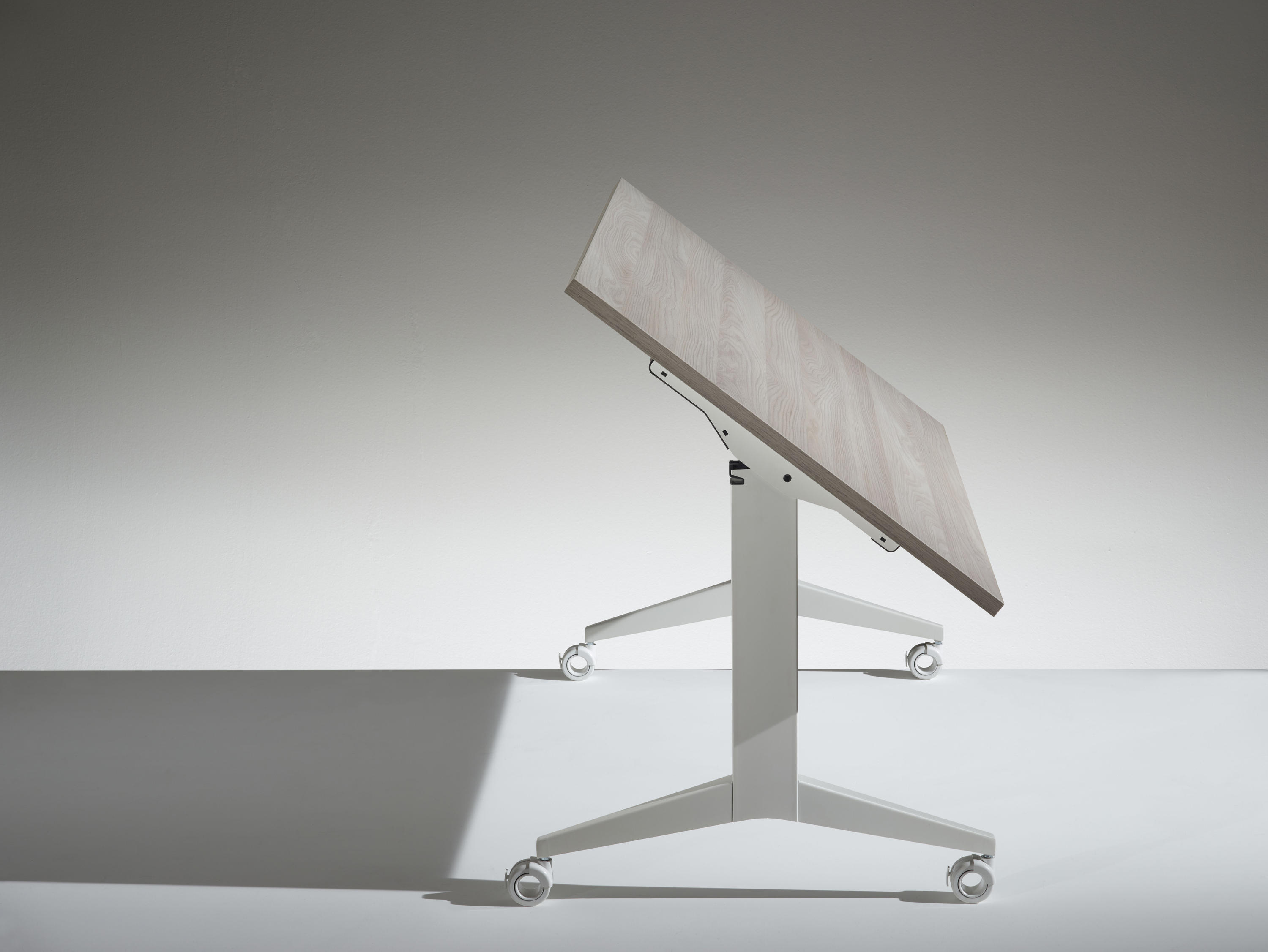 办公屏风|办公屏风系统|办公家具|球友会网页版家具|Flip folding table 翻转折叠桌