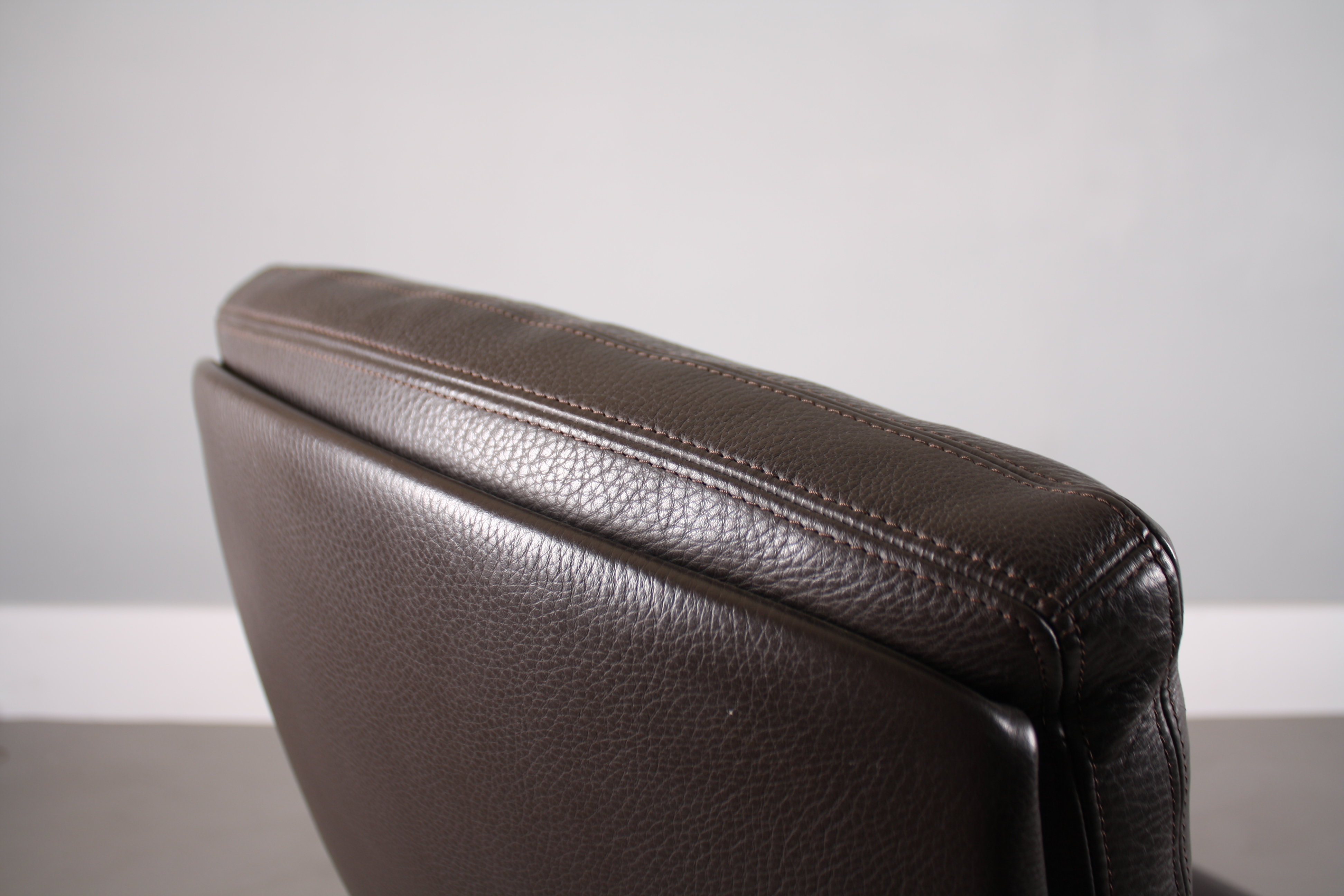 办公椅|现代真皮中班椅|办公家具|球友会网页版家具|FK 86 Lounge.